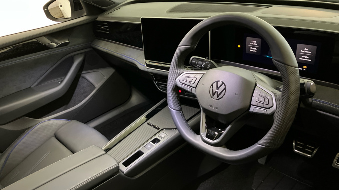 Volkswagen Passat 1.5 eTSI R-Line 5dr DSG Petrol Estate - Image 6